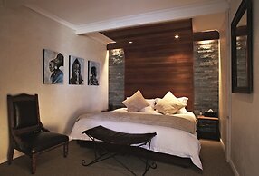 African Violet Guest Suites