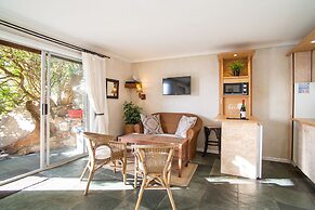 African Violet Guest Suites