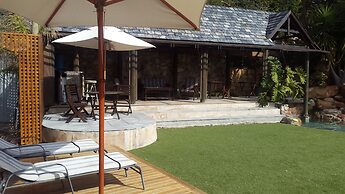 African Violet Guest Suites