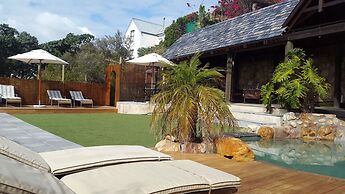 African Violet Guest Suites