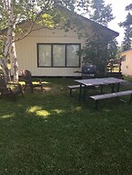 Colonial Bay Motel and Cottages