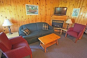 Colonial Bay Motel and Cottages