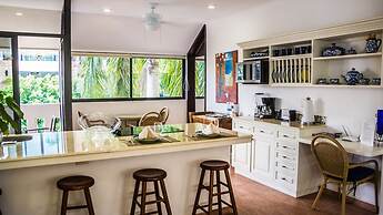 Royal Palms by Bric