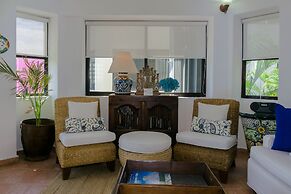 Royal Palms by Bric