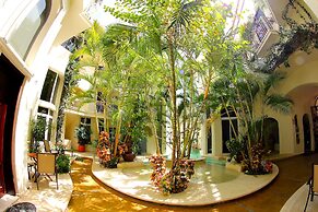 Royal Palms by Bric
