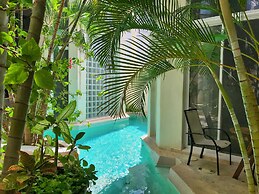 Royal Palms by Bric