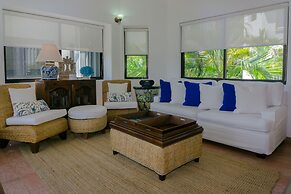 Royal Palms by Bric