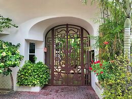 Royal Palms by Bric