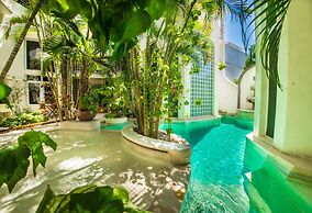 Royal Palms by Bric