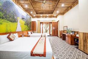 Mua Caves Ecolodge