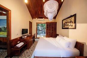 Mua Caves Ecolodge