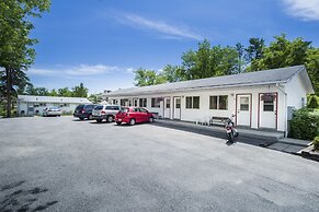 Hollywood Cottages