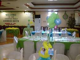 Plaza Maria Luisa Suites Inn