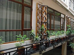 Lux Riverside Hotel & Apartment