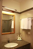 Lux Riverside Hotel & Apartment