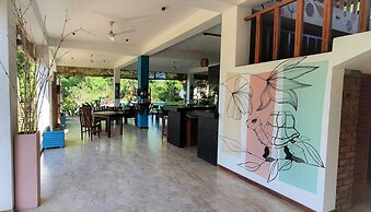 Blue Turtle Hotel