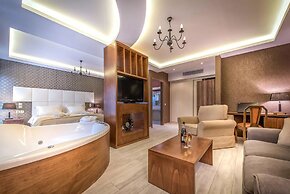 Elegance Luxury Executive Suites - Adults Only
