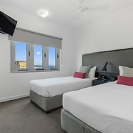 H on Mitchell Apartment Hotel