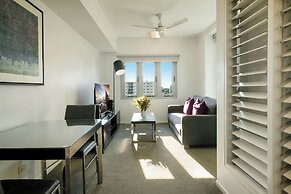H on Mitchell Apartment Hotel