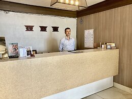 Maya Inn