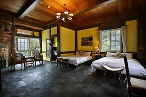 Provence Rose Lodge in Ching Jing