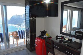 Head over Hills Luxury Retreat