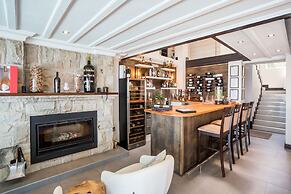 Head over Hills Luxury Retreat