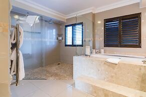 Head over Hills Luxury Retreat