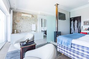 Head over Hills Luxury Retreat