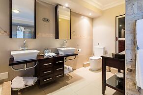 Head over Hills Luxury Retreat