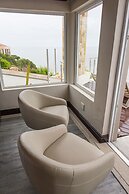 Head over Hills Luxury Retreat