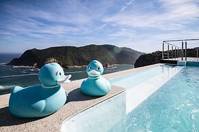 Head over Hills Luxury Retreat