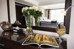 Head over Hills Luxury Retreat