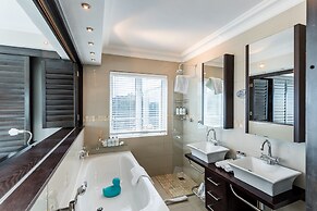 Head over Hills Luxury Retreat