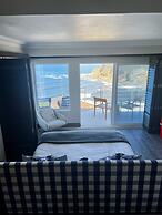 Head over Hills Luxury Retreat