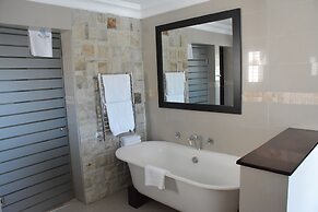 Head over Hills Luxury Retreat