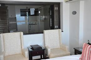 Head over Hills Luxury Retreat