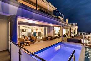Head over Hills Luxury Retreat