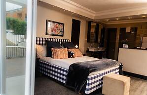 Head over Hills Luxury Retreat