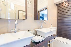 Head over Hills Luxury Retreat