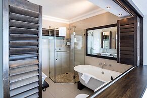 Head over Hills Luxury Retreat