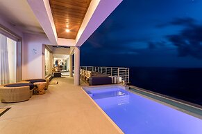 Head over Hills Luxury Retreat