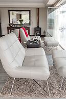Head over Hills Luxury Retreat