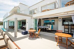 Head over Hills Luxury Retreat
