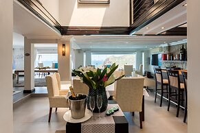 Head over Hills Luxury Retreat