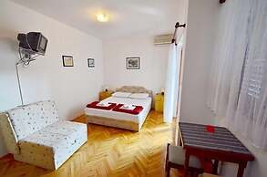 Ksenija Apartments