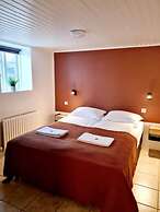 Grettir Guesthouse