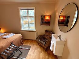 Grettir Guesthouse