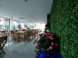 Herry Residence