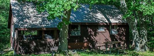 Fifth Lake Cottages